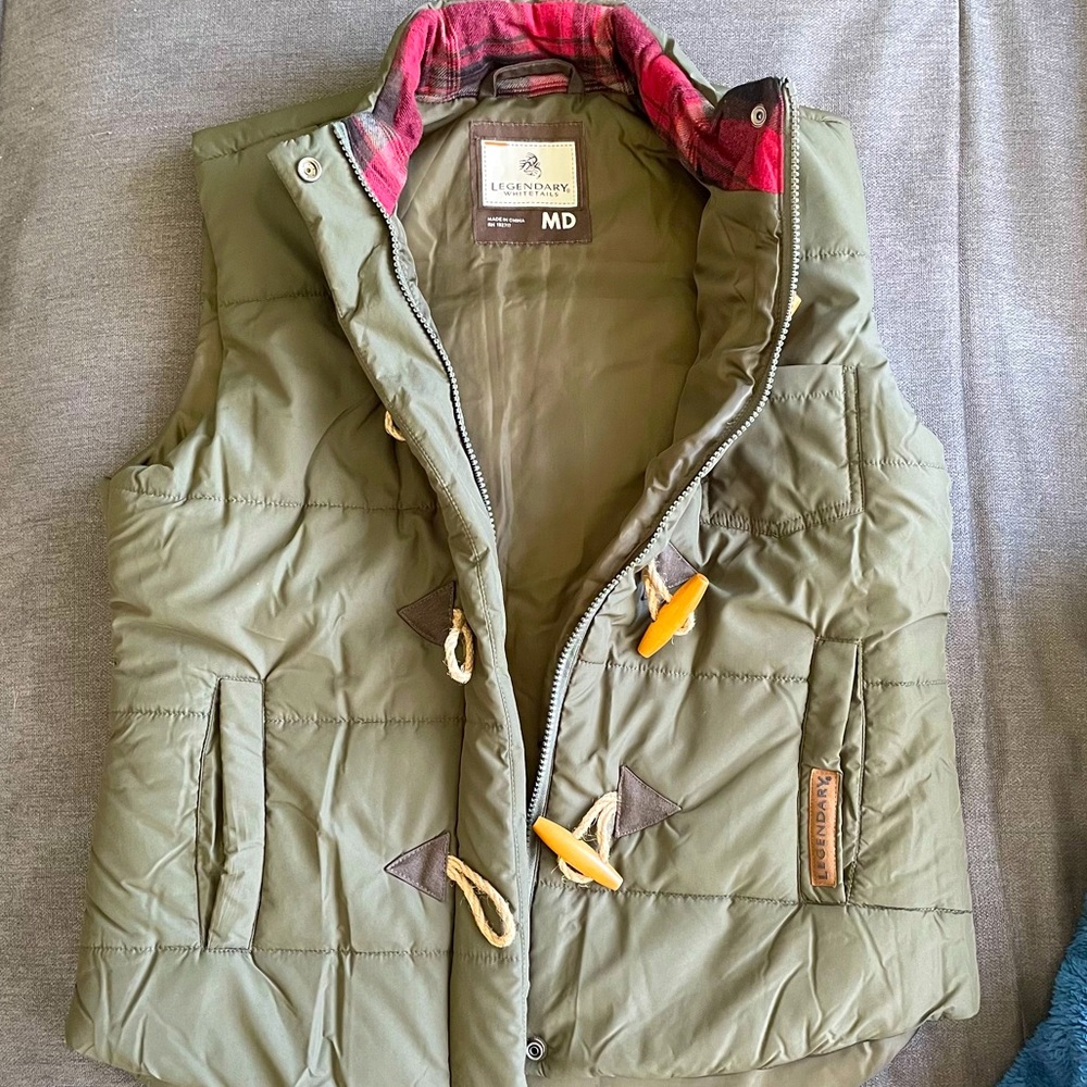 Legendary whitetails quilted vest NWOT
